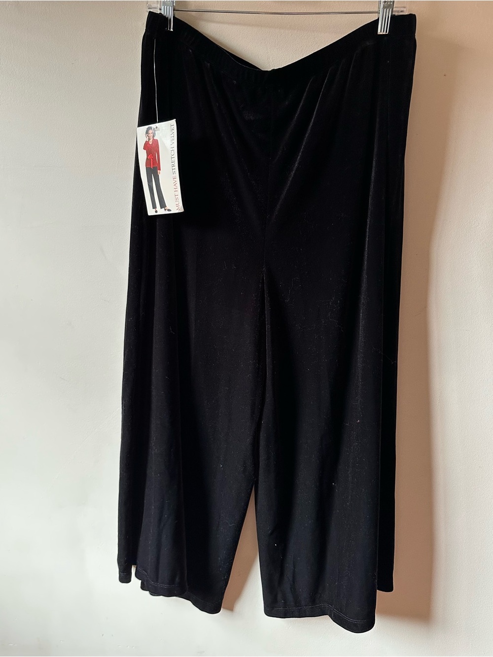 ✨5/$25 NWT Vintage White Stag Black Velvet Stretch Pull On Pant